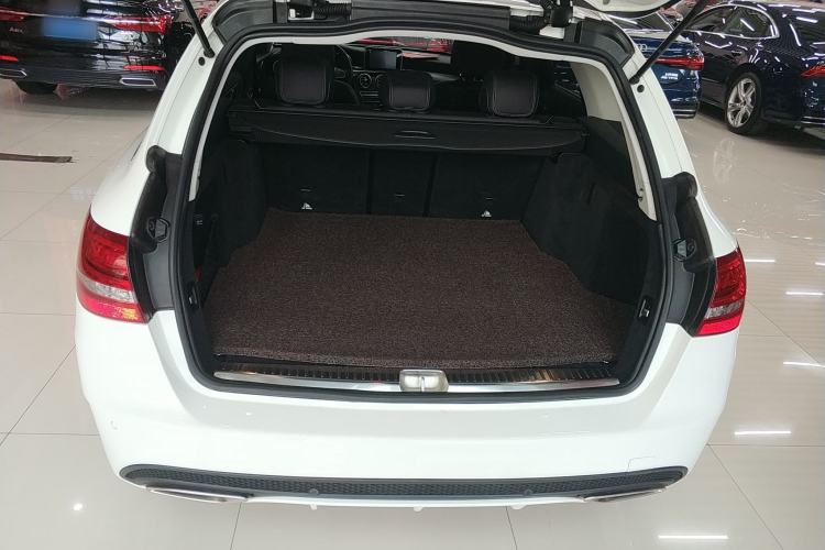 Used Mercedes-Benz C-Class 2018 C 200 Estate Trunk