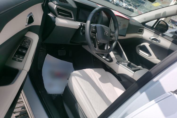 Used BYD Yuan UP 2025 Intelligent Driving Version 401 KM Dynamic Edition Driver Seat