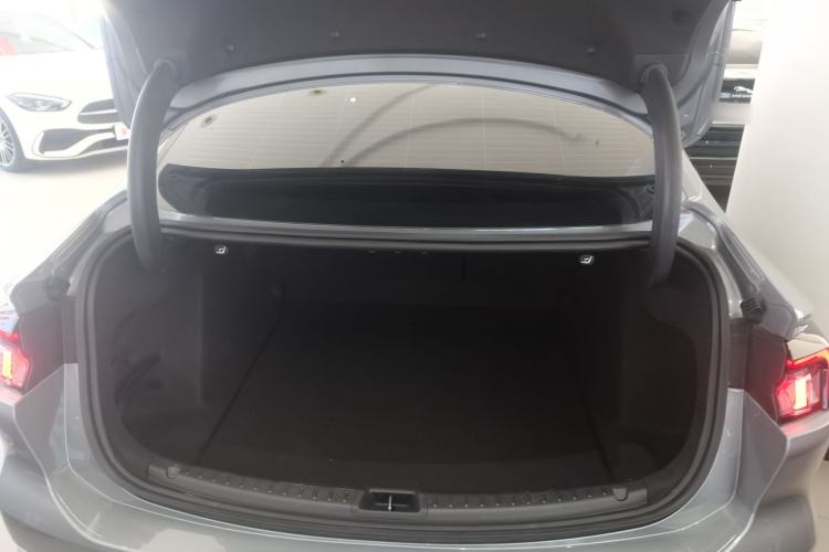 Used Ford Mondeo 2025 2.0T EcoBoost Luxury Version Trunk