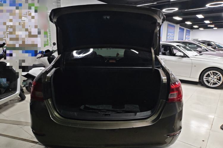 Used Buick GT 2015 15N Automatic Elite Version Trunk