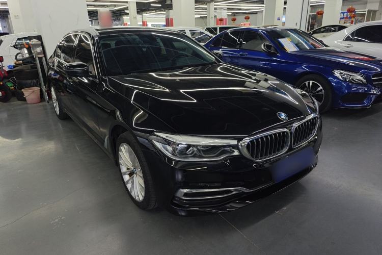 Used BMW 5 Series 2020 530Li xDrive Luxury Package Front Right 45 Deg