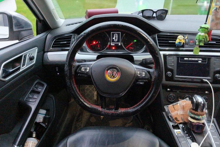 Used Volkswagen Lamando 2015 280TSI DSG Comfort Edition Steering Wheel