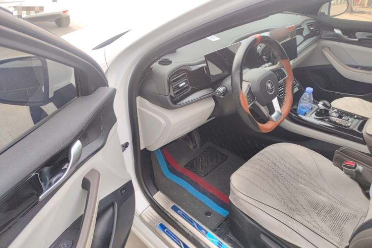 Used BYD Qin PLUS 2024 HONOR Edition DM-i 55KM Leading Model
