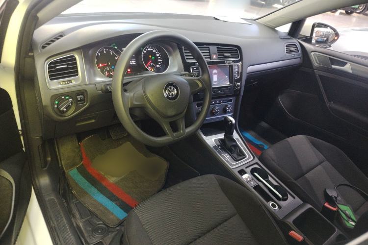 Used Volkswagen Golf 2016 1.6L Automatic Fashion Model
