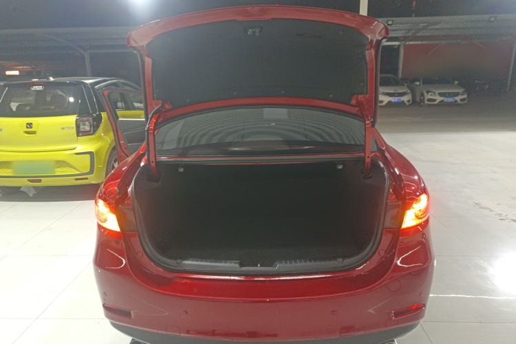 Used Mazda Atenza 2014 2.0L Blue Sky Deluxe Edition
