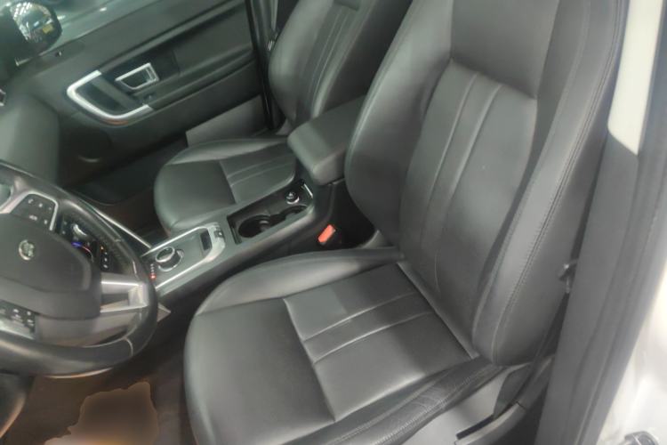 Used Land Rover Discovery Sport 2017 2.0T SE Left Front Seat