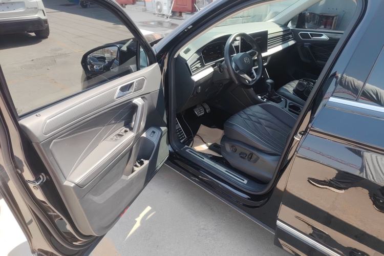 Used Volkswagen Tiguan L 2024 330TSI Automatic Two-Wheel Drive R-Line Enhanced Edition Driver Seat