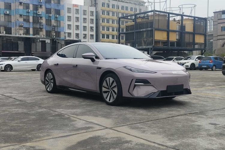 Used Geely Galaxy E8 2024 665 km Range Rear-Drive Starship Long-Range Version
