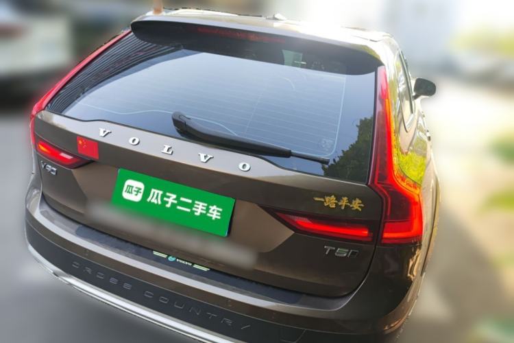 Used Volvo V90 2017 Cross Country T5 AWD Smart Range Edition