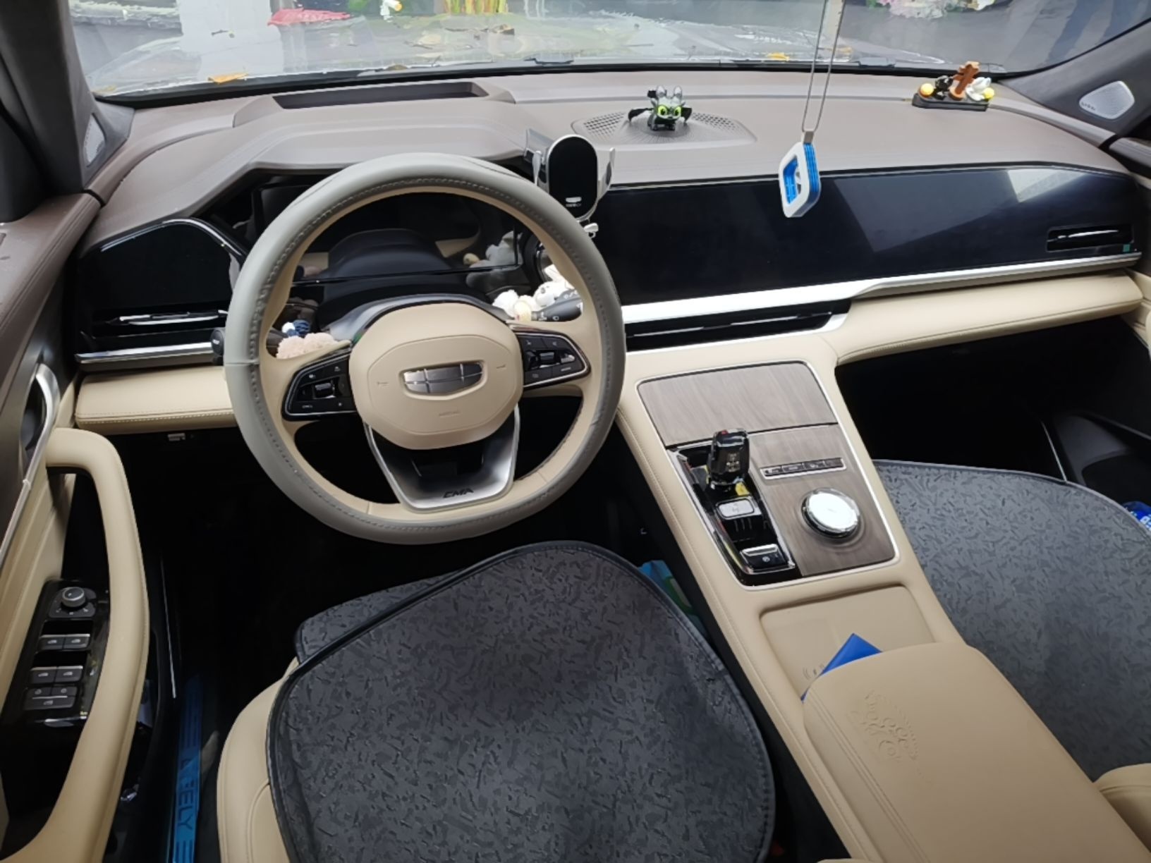 Geely Auto Monjaro L 2025 Dongfang Yao 2.0TD Automatic Lanxing Edition — снимка 12