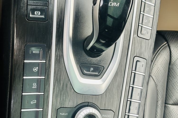 Used Wey VV6 2018 2.0T Four-Wheel Drive Flagship Version China V Standard
