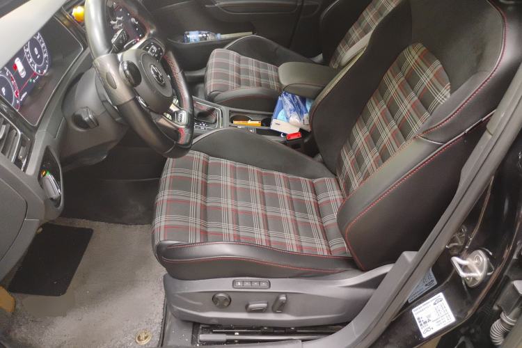 Used Volkswagen Golf GTI 2018 2.0 TSI GTI Left Front Seat