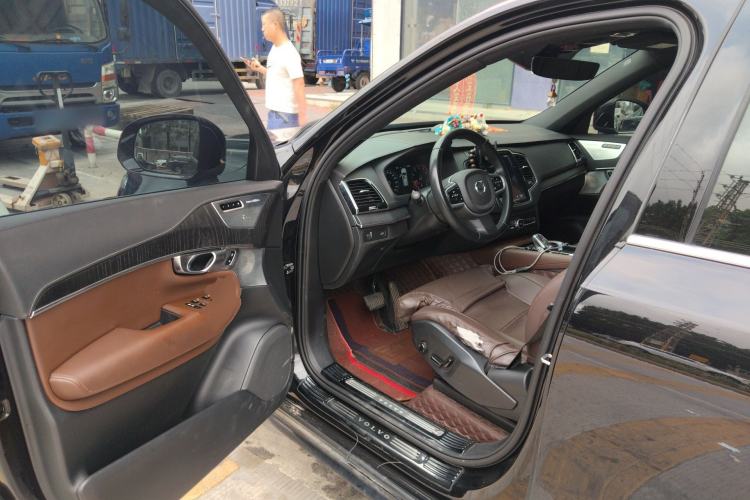 Used Volvo XC90 2022 B6 Zhiya Luxury 7-Seater Driver Seat