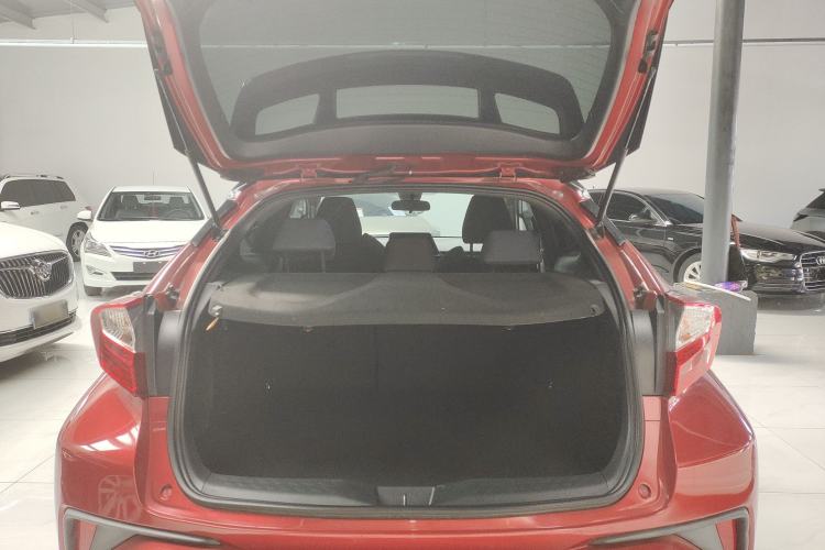 Used Toyota C-HR 2018 2.0L Leading Edition China VI