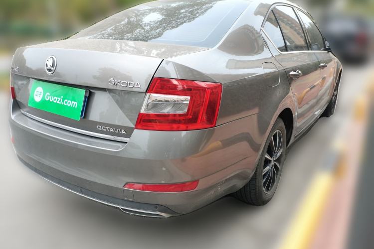 Used Skoda Octavia 2017 1.6L Automatic Smart Drive Edition
