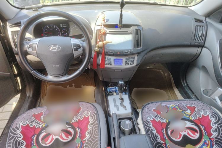 Used Hyundai Celesta 2011 1.6L Automatic Luxury Version Center Console