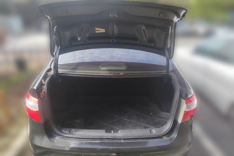 Used Kia K2 2012 Sedan 1.4L MT TOP Commemorative Edition