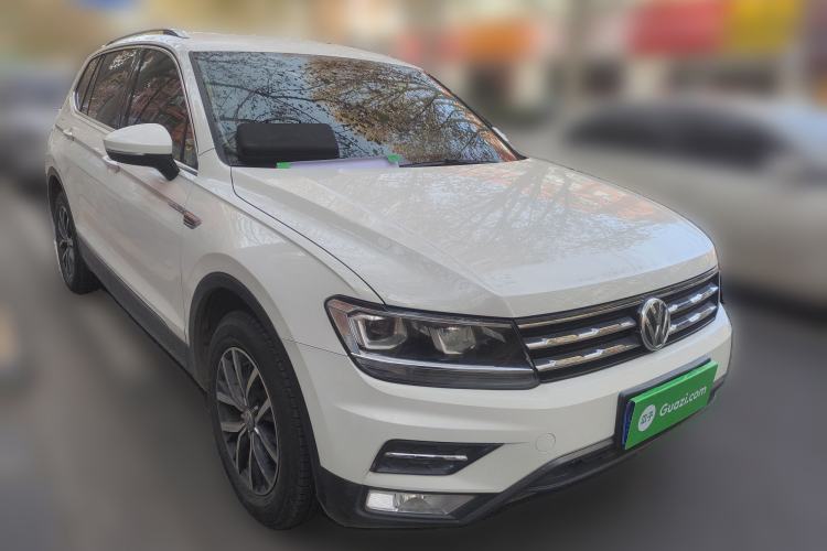 Used Volkswagen Tiguan L 2018 330TSI Automatic Two-Wheel Drive Comfort Edition Front Right 45 Deg