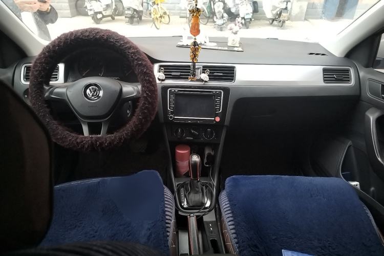 Used Volkswagen Santana 2015 Haval H6 1.6L Automatic Luxury Model Center Console