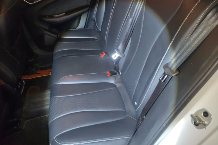 Used Roewe i5 2020 1.5L Automatic 4G Connect Luxury Flagship Edition Left Rear Seat