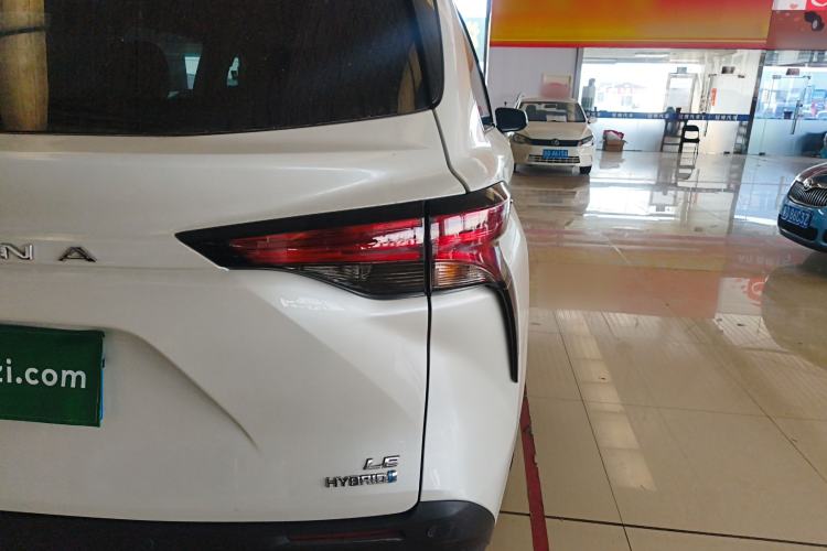 Used Toyota SIENNA 2023 2.5L Hybrid Comfort Edition Exterior 3