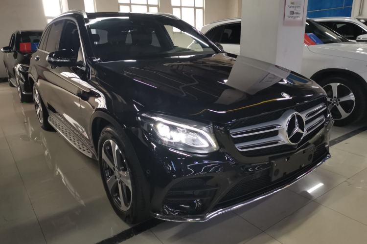 Used Mercedes-Benz GLC 2017 GLC 260 4MATIC Luxury Model Exterior 1