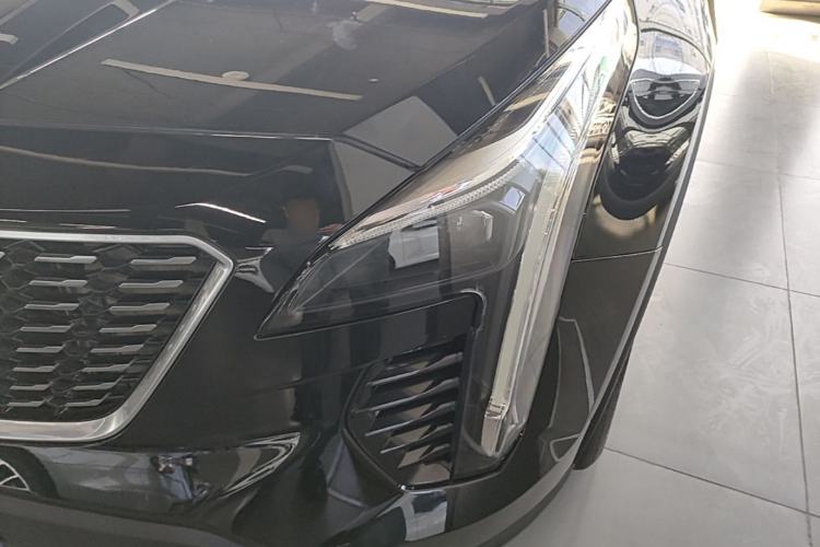 Used Cadillac XT4 2018 28T Two-Wheel-Drive Luxury Model