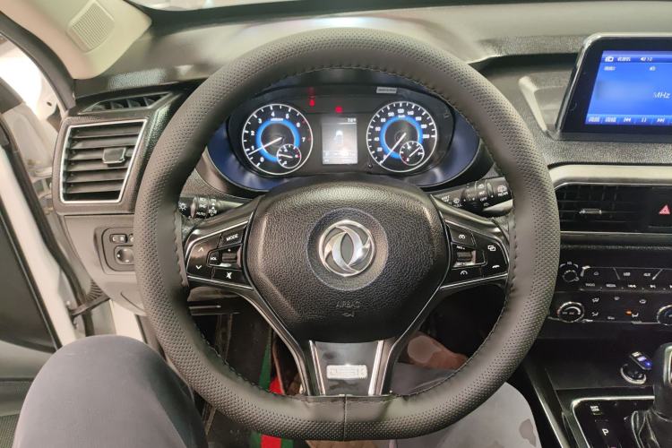 Used Dongfeng Fengon S560 2018 1.8L CVT Urban Model 5 Seats Steering Wheel