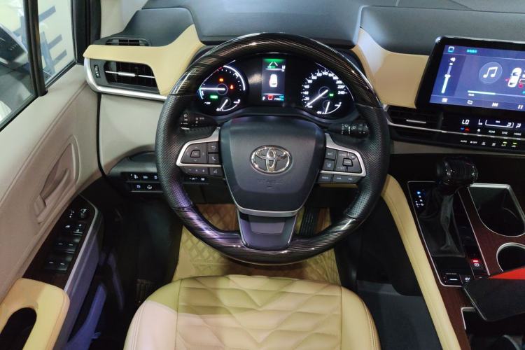 Used Toyota SIENNA 2023 2.5L Hybrid Comfort Edition