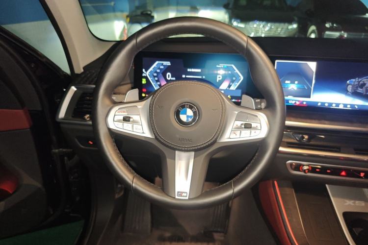 Used BMW X5 2023 xDrive 30Li Luxury M Sport Package Steering Wheel