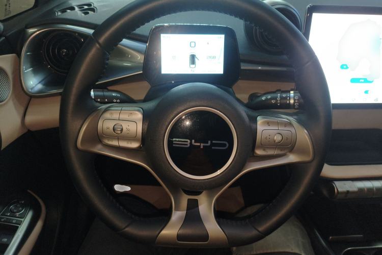 Used BYD Dolphin 2023 420 km Fashion Edition Steering Wheel