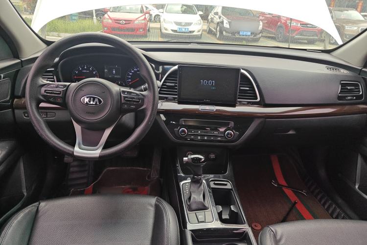 Used Kia K4 2015 1.8L Automatic GLS Special Center Console