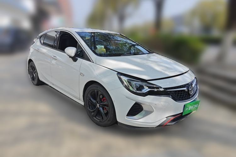 Used Buick Verano 2018 Hatchback GS 20T Dual-Clutch Luxury Model Front Right 45 Deg