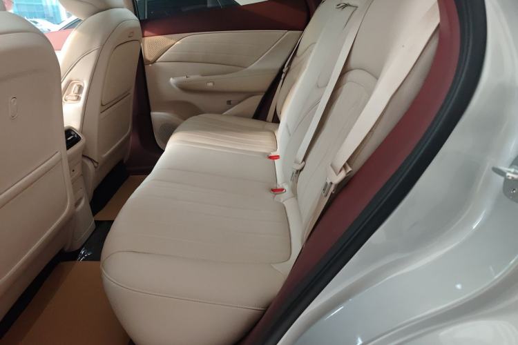 Used Dongfeng Aeolus L8 2025 Model 185KM Dream Edition Left Rear Seat