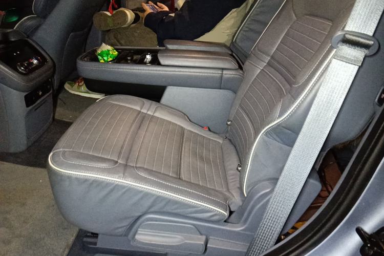 Used Lincoln Navigator 2020 3.5T Presidential Series Left Rear Seat