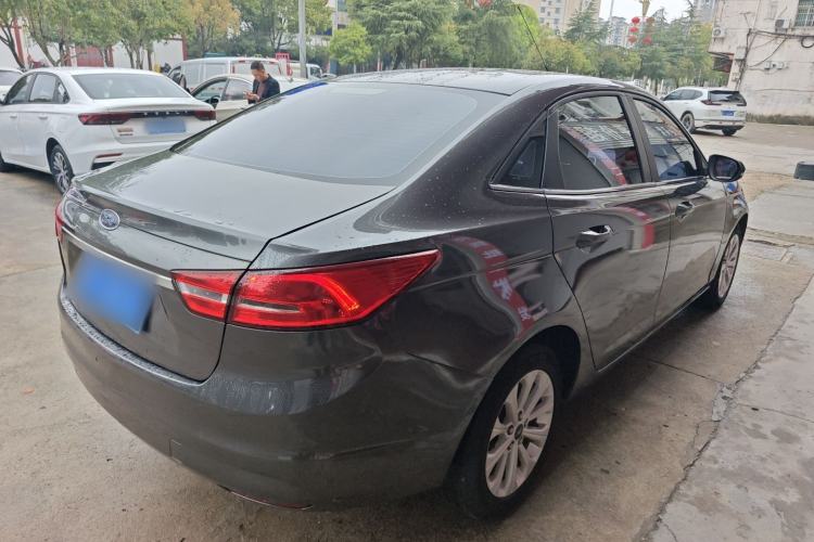 Used Ford Escort 2015 1.5L Automatic Fashion Model
