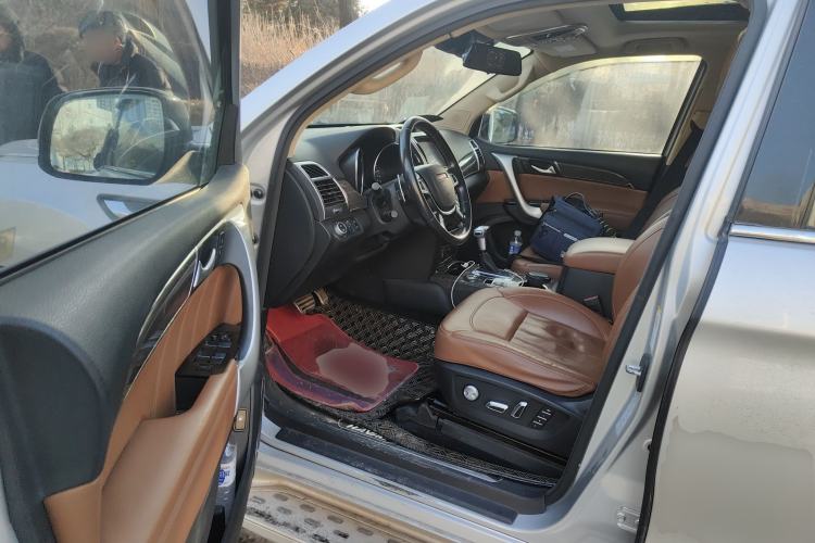 Used Haval H9 2015 2.0T Four-Wheel Drive Luxury 7-Seater Driver Seat