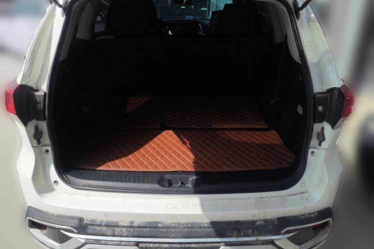 Used Toyota Highlander 2018 2.0T Four-Wheel Drive Luxury Edition 7 Seats China V Emission Standard Trunk