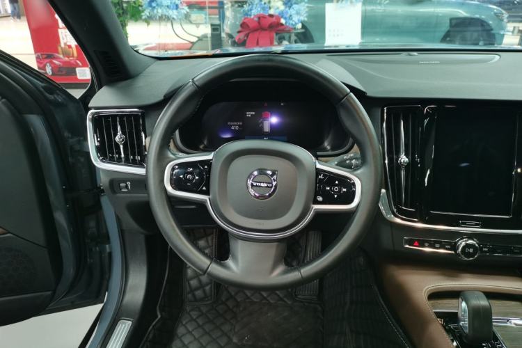 Used Volvo V90 2022 Cross Country B5 AWD Smart Range Edition
