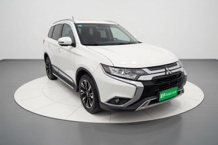 Used Mitsubishi Outlander 2019 2.0L Two-Wheel Drive Comfort Edition 5 Seats China V Standard
