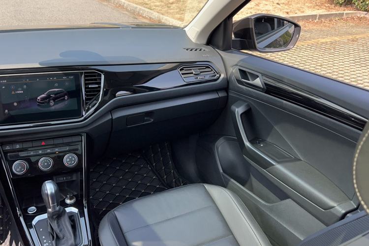 Used Volkswagen T-ROC 2021 280TSI DSG Two-Wheel Drive Comfort Connect Edition