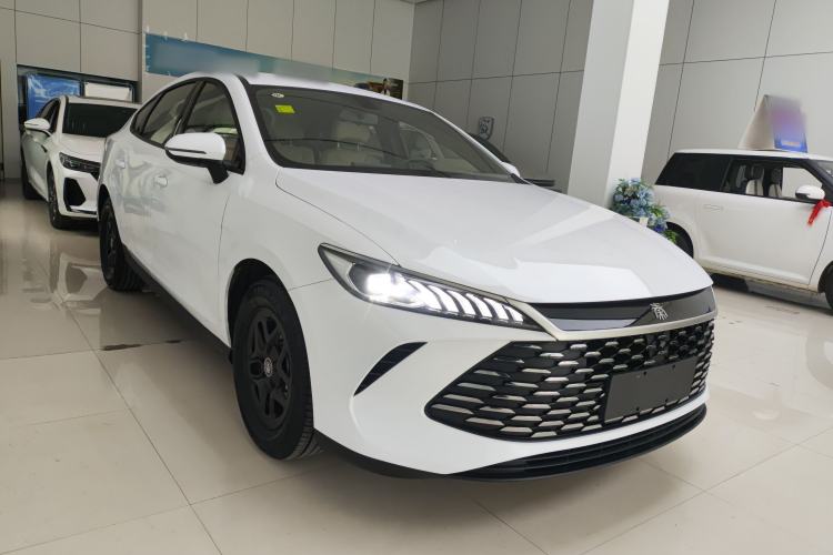 Used BYD Qin PLUS 2025 DM-i Smart Drive 55KM Leading Model