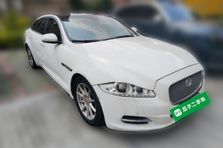 Used Jaguar XJ 2014 XJL 2.0T Two-Wheel-Drive Elegant Business Edition Front Right 45 Deg