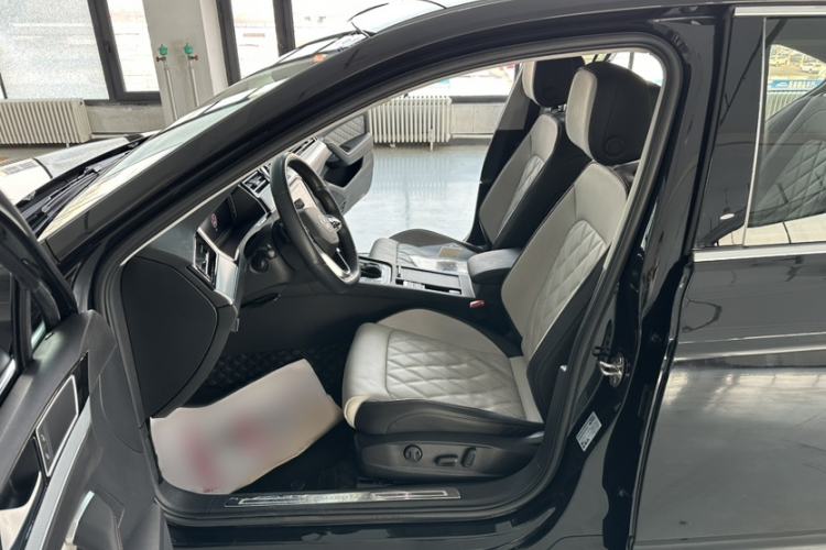 Used Volkswagen Magotan 2023 2 Million Units Commemorative Edition 330TSI DSG Luxury Version Interior 3