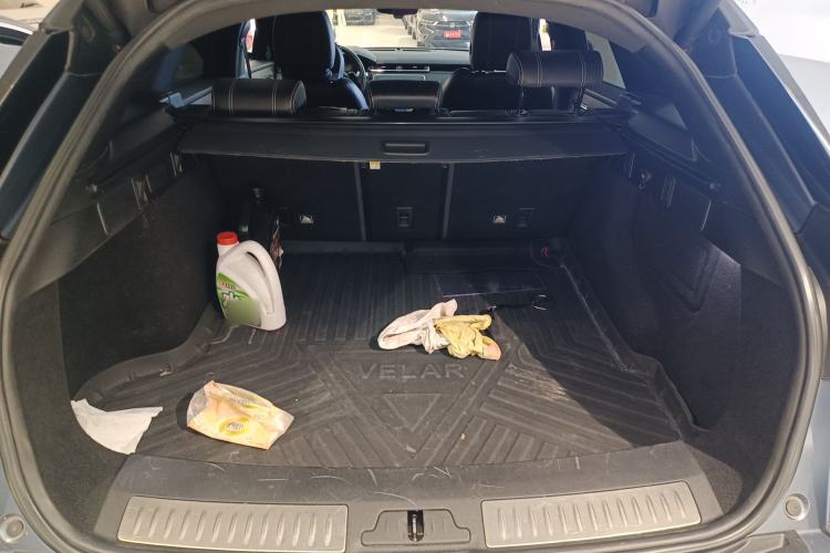 Used Land Rover Range Velar 2019 250 PS R-DYNAMIC S Trunk