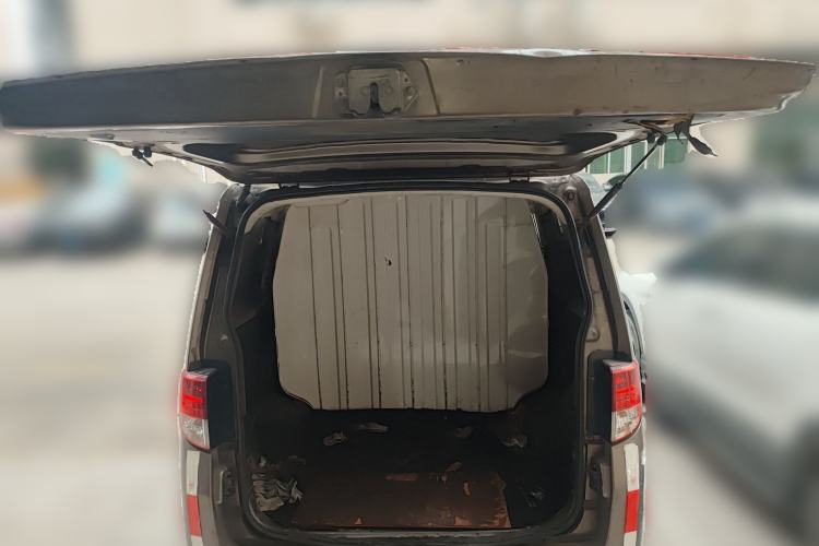 Used CHANGAN KAICHENG Ruixing M80 2018 1.5L Comfort Van Flat Roof Back-Hinged Doors 4G15S