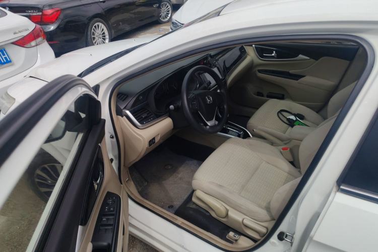 Used Honda Crider 2015 1.8L automatic luxury edition