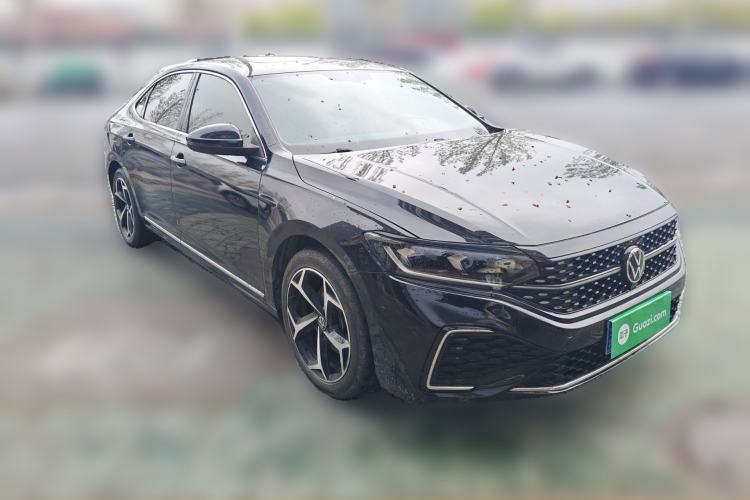 Used Volkswagen Passat 2023 330TSI Starry Elite Edition Front Right 45 Deg