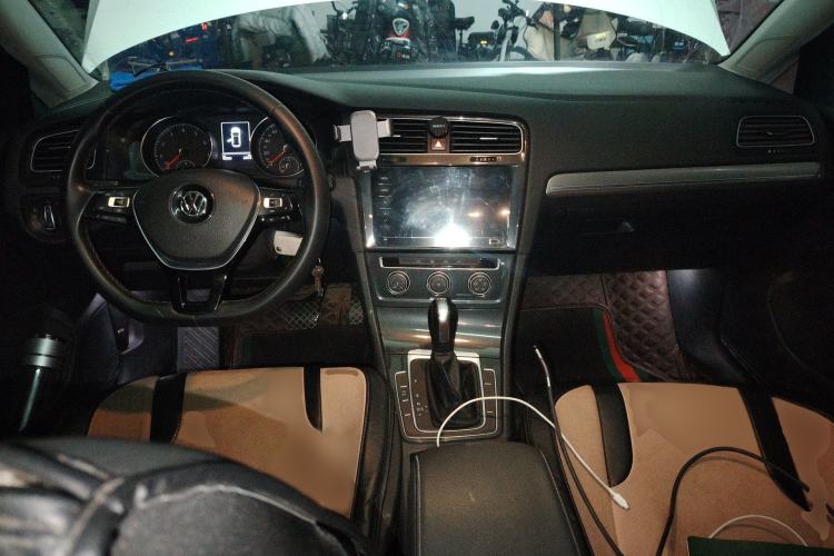 Used Volkswagen Golf 2020 280TSI DSG Comfort Version Interior 2