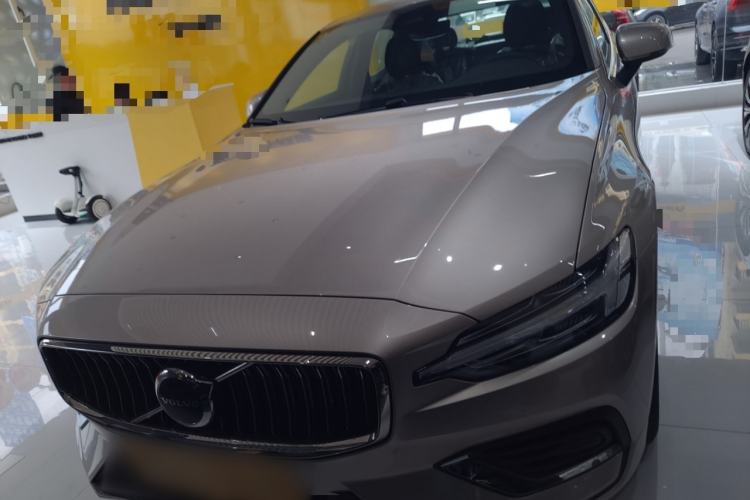 Used Volvo S60 2026 Model B4 Zhiyi Luxury Edition